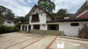 Casa campestre en arriendo en Envigado