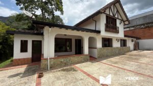 Casa campestre en arriendo en Envigado